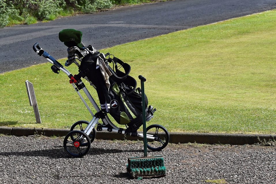 Le chariot de golf électrique, une machine de transport d’instruments de golf