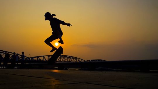 Le skate électrique prend sa place dans les skates parc!